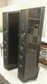 Sonus Faber Lilium speakers in black pair