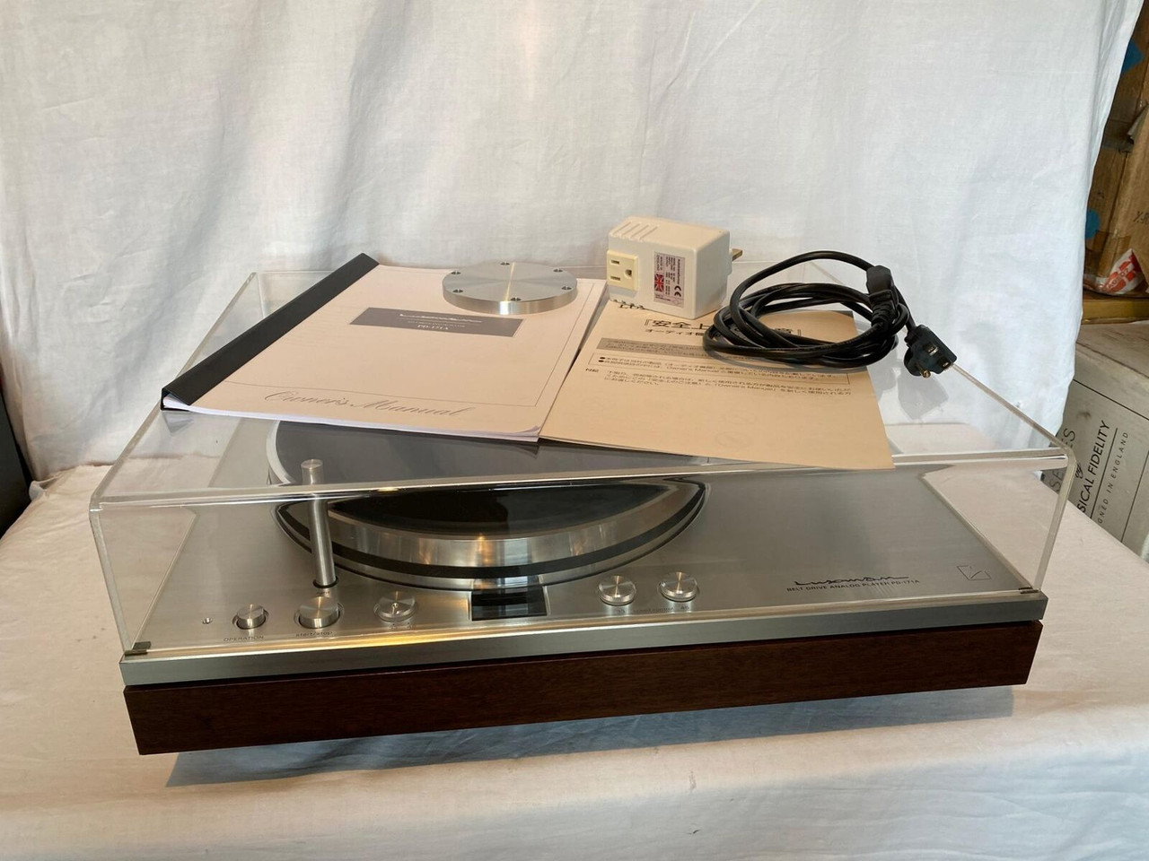 Luxman PD171A Turntable with SME Cutout 100V Example 25kg! Luxman PD171A  Turntable with SME Cutout 100V Example 25kg!