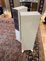 KEF R5