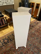 KEF R5